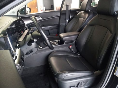 Certified 2023 Kia Sportage EX image 18