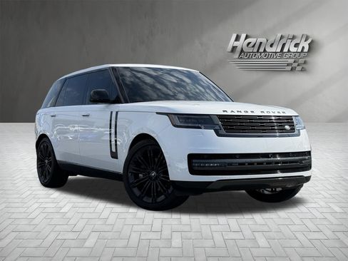 Used 2025 Land Rover Range Rover Long Wheelbase SE AWD/4WD image 2
