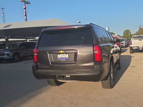 Used 2016 Chevrolet Suburban LT RWD image 7