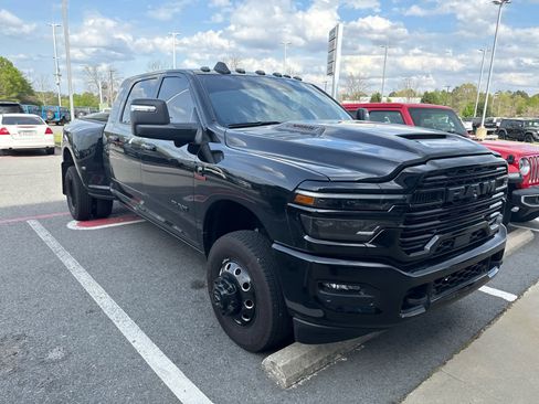 Used 2025 RAM 3500 Laramie image 2