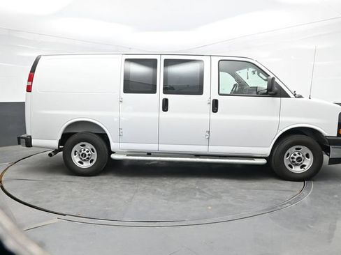 Used 2025 GMC Savana 2500 w/ Driver Convenience Package RWD image 9