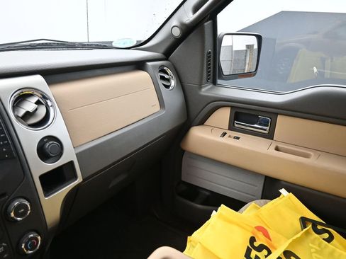 Used 2013 Ford F150 XLT w/ Luxury Equipment Group image 29