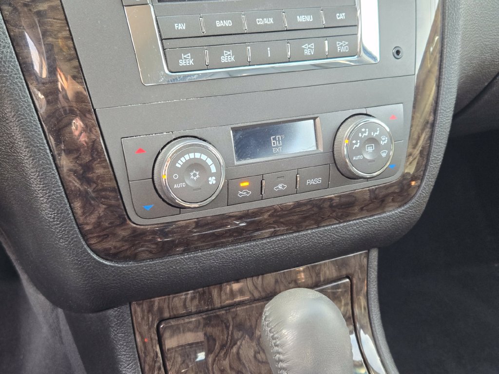 Used 2008 Cadillac DTS FWD image 30
