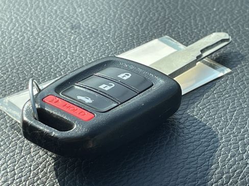 Used 2016 Honda Accord LX image 24