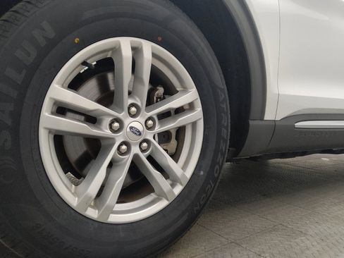 Used 2020 Ford Explorer XLT image 31