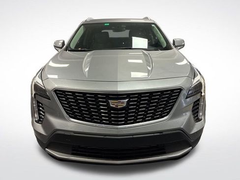 Used 2023 Cadillac XT4 Premium Luxury w/ Cold Weather Package FWD image 8