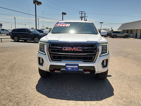 Used 2024 GMC Yukon AT4 w/ Technology Package AWD/4WD image 2