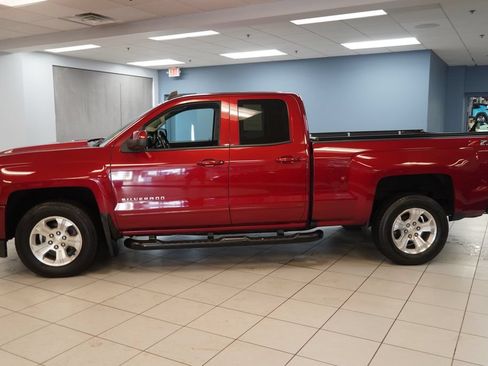 Used 2018 Chevrolet Silverado 1500 LT w/ All Star Edition AWD/4WD image 2