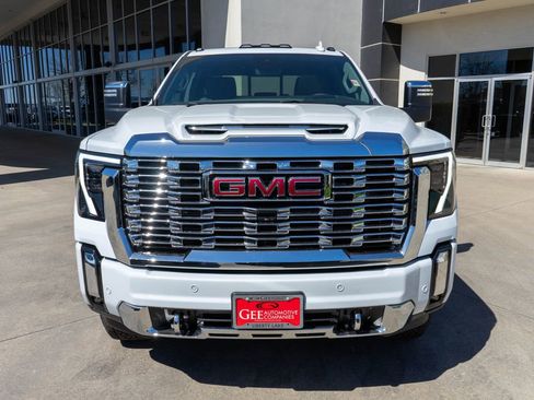 New 2026 GMC Sierra 2500 Denali w/ Denali Reserve Package AWD/4WD image 2