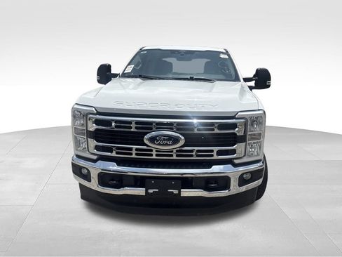 Used 2025 Ford F250 XLT w/ FX4 Off-Road Package AWD/4WD image 2