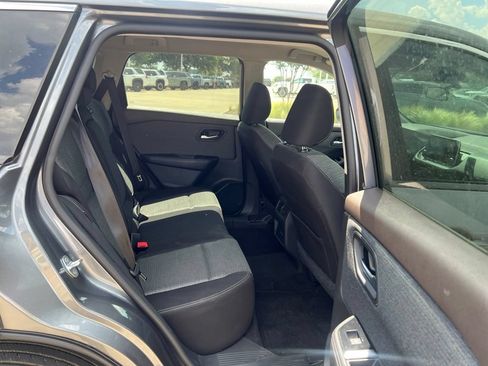 Used 2023 Nissan Rogue SV FWD image 14