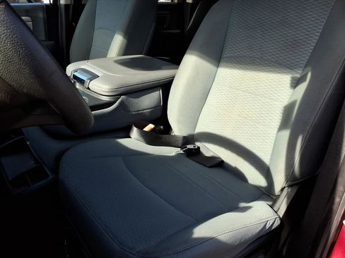 Used 2020 RAM 1500 Classic SLT AWD/4WD image 17