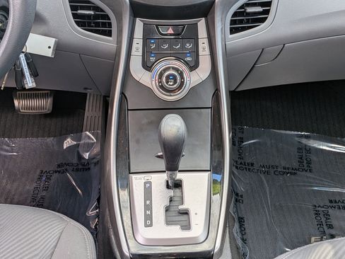 Used 2013 Hyundai Elantra GLS FWD image 19