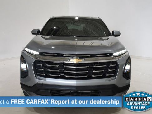 Used 2025 Chevrolet Equinox LT FWD image 2
