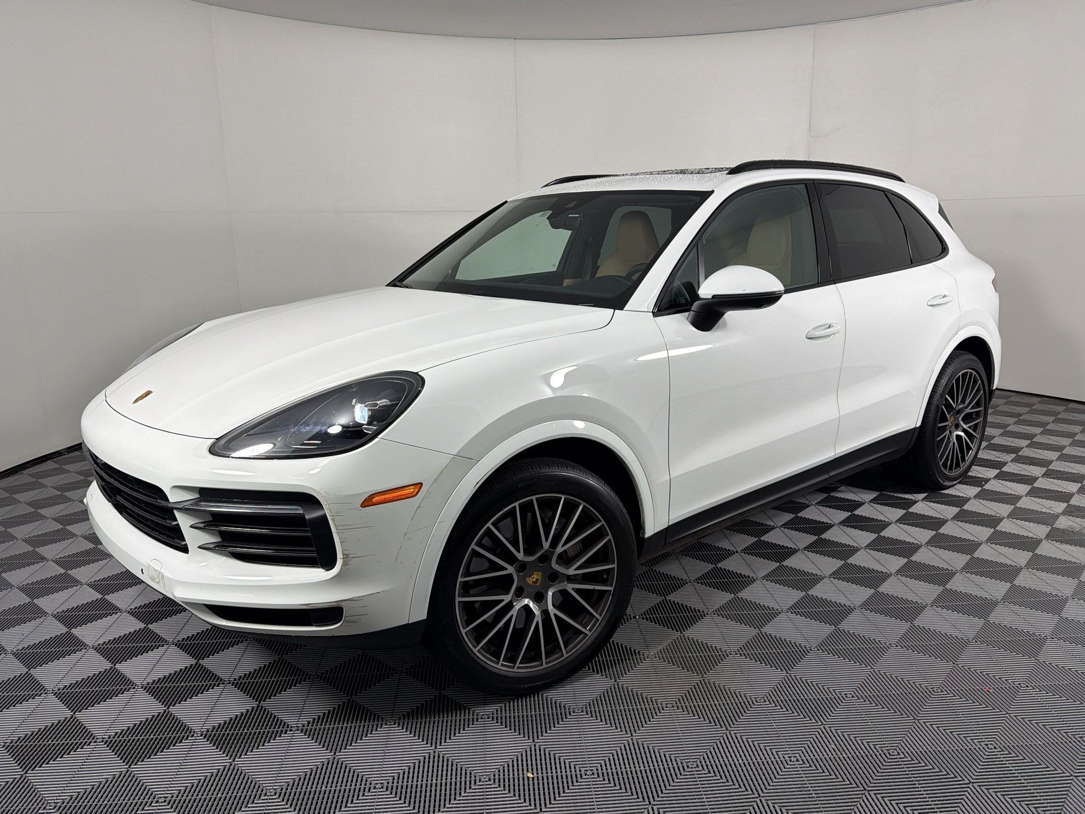 Certified 2023 Porsche Cayenne AWD/4WD image 1