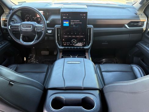Used 2025 GMC Yukon Denali AWD/4WD image 29