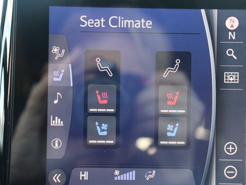 Certified 2021 Toyota Highlander Platinum image 32