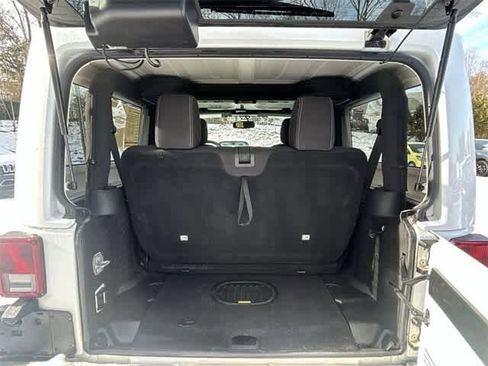 Used 2018 Jeep Wrangler Sahara w/ Connectivity Group image 22