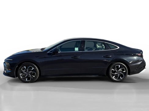 Used 2024 Hyundai Sonata SEL FWD image 2