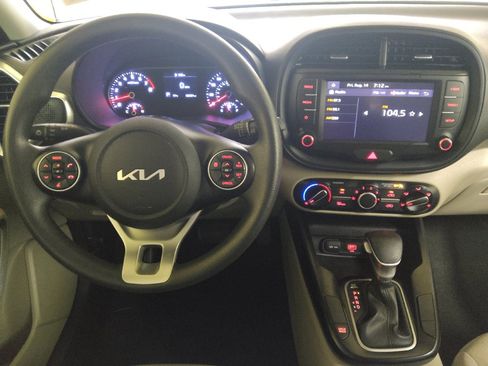 Used 2022 Kia Soul LX w/ Technology Package FWD image 22