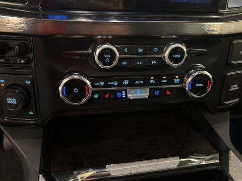 Used 2024 Ford F250 Lariat AWD/4WD image 21