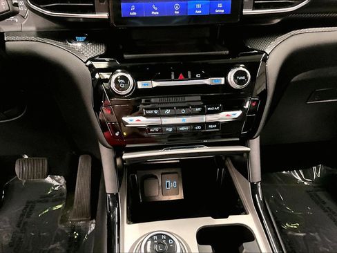 Used 2023 Ford Explorer ST-Line AWD/4WD image 32