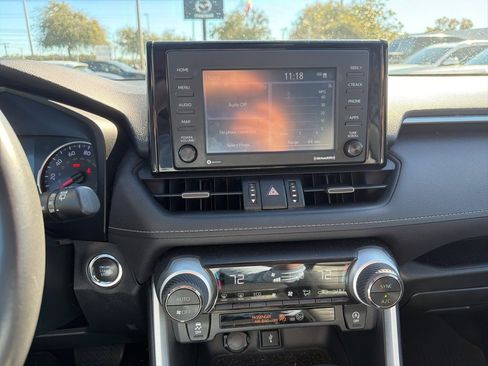 Used 2020 Toyota RAV4 XLE Premium image 35