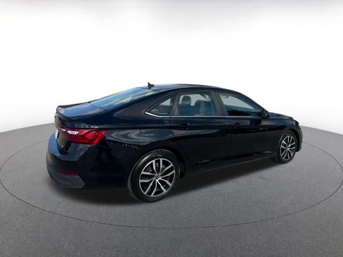 Used 2025 Volkswagen Jetta SE image 15