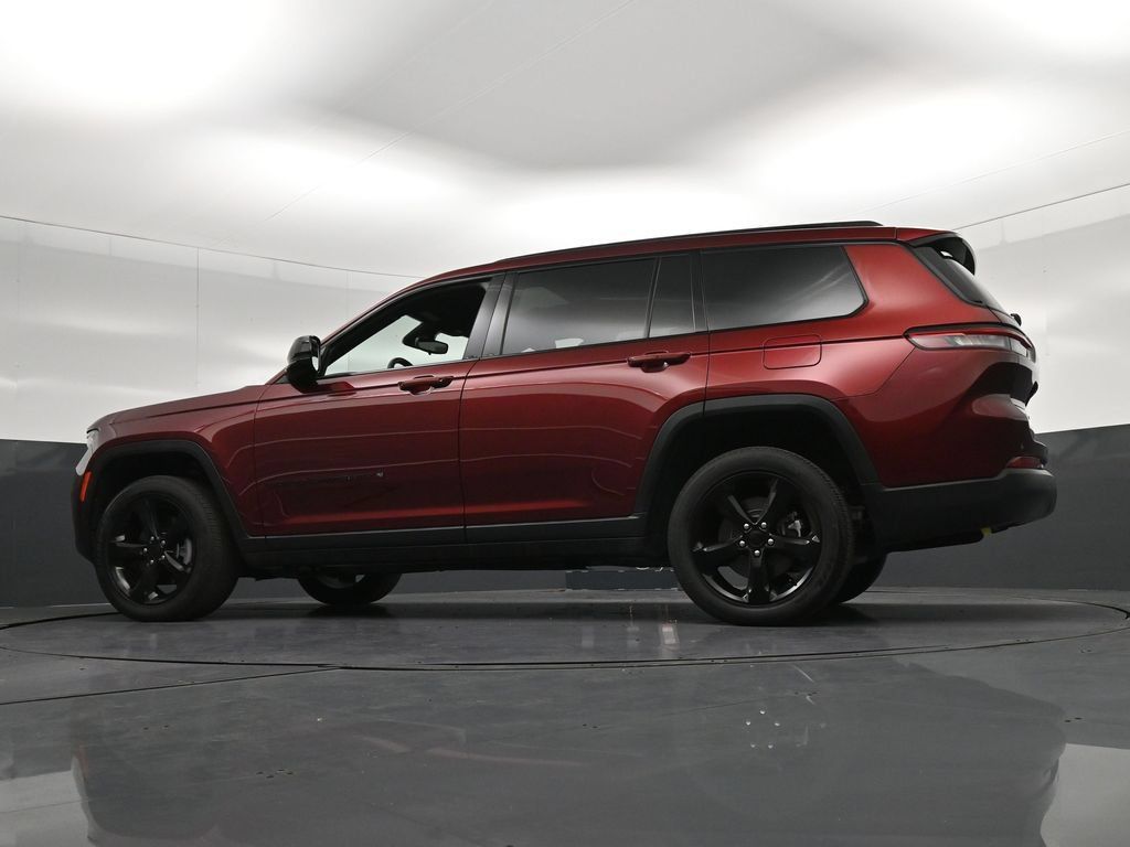 Used 2023 Jeep Grand Cherokee L Laredo AWD/4WD image 32