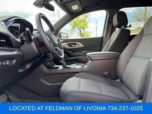 Used 2023 Chevrolet Traverse LT FWD image 6