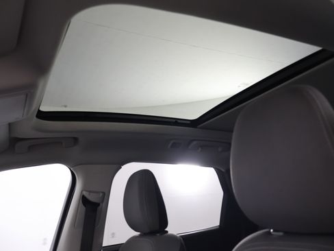 Used 2022 Ford Escape SE w/ SE Sport Appearance Package image 36