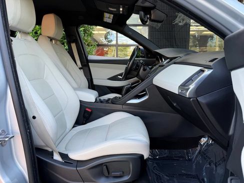 Used 2019 Jaguar E-PACE R-Dynamic S AWD/4WD image 34