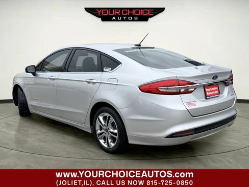 Used 2018 Ford Fusion SE FWD image 3