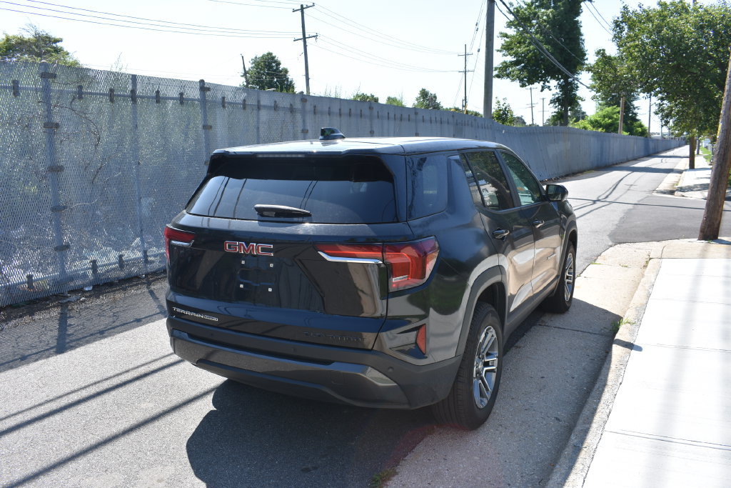 Used 2025 GMC Terrain Elevation AWD/4WD image 5