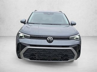 Used 2025 Volkswagen Taos SE FWD video 2