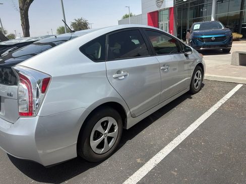 Used 2015 Toyota Prius Two FWD image 4