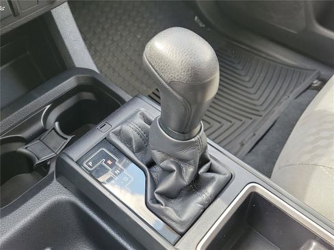 Used 2023 Toyota Tacoma SR AWD/4WD image 28