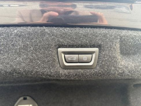 Used 2024 BMW 530i w/ Premium Package image 10