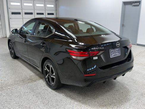 Used 2024 Nissan Sentra SV image 2