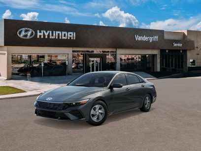 New 2025 Hyundai Elantra SE