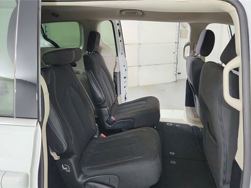 Used 2023 Chrysler Voyager LX FWD image 25