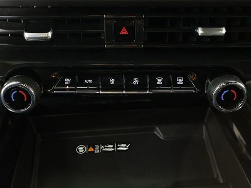 Used 2025 Chevrolet Tahoe Z71 AWD/4WD image 60