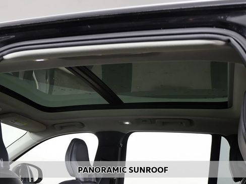 Used 2024 Volvo XC90 B6 Plus w/ Protection Package Premier AWD/4WD image 4