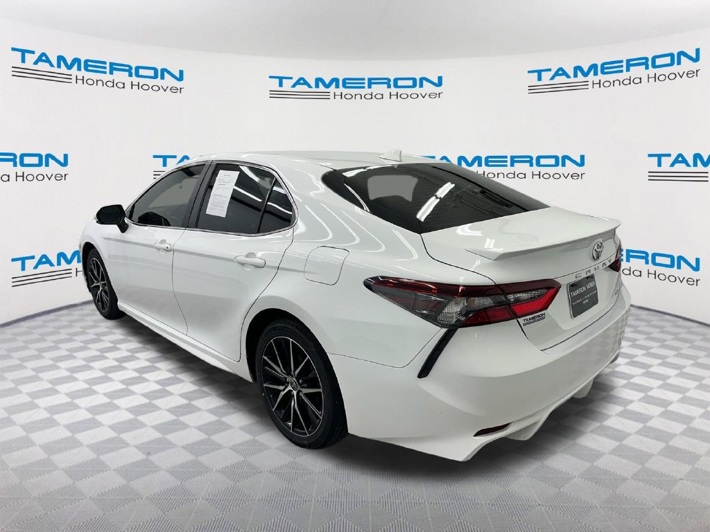 Used 2024 Toyota Camry SE FWD image 3