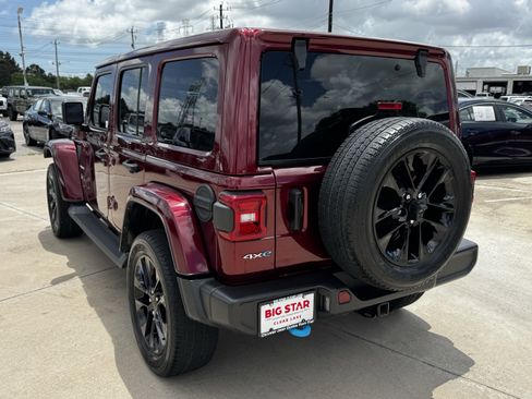 Used 2022 Jeep Wrangler Unlimited Sahara AWD/4WD image 8