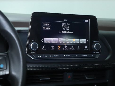 Certified 2023 Nissan Rogue SV w/ SV Premium B Package AWD/4WD image 29