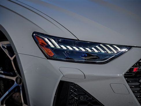 Used 2025 Audi RS 6 performance image 3