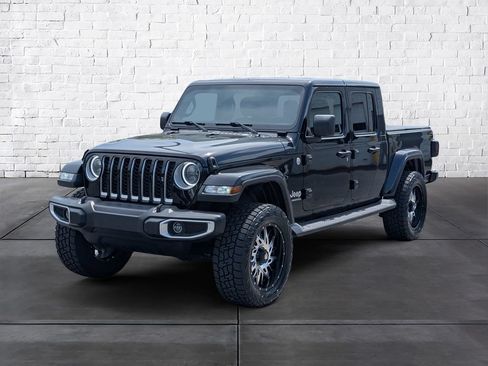 Used 2020 Jeep Gladiator Overland w/ Trailer Tow Package AWD/4WD image 4