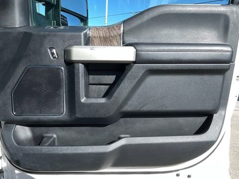 Used 2017 Ford F250 Lariat w/ Lariat Value Package image 32