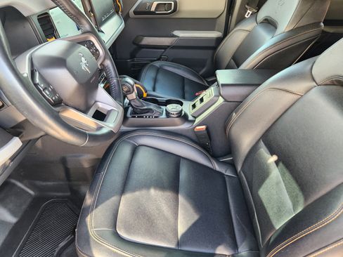 Used 2023 Ford Bronco Badlands w/ Sasquatch Package image 13